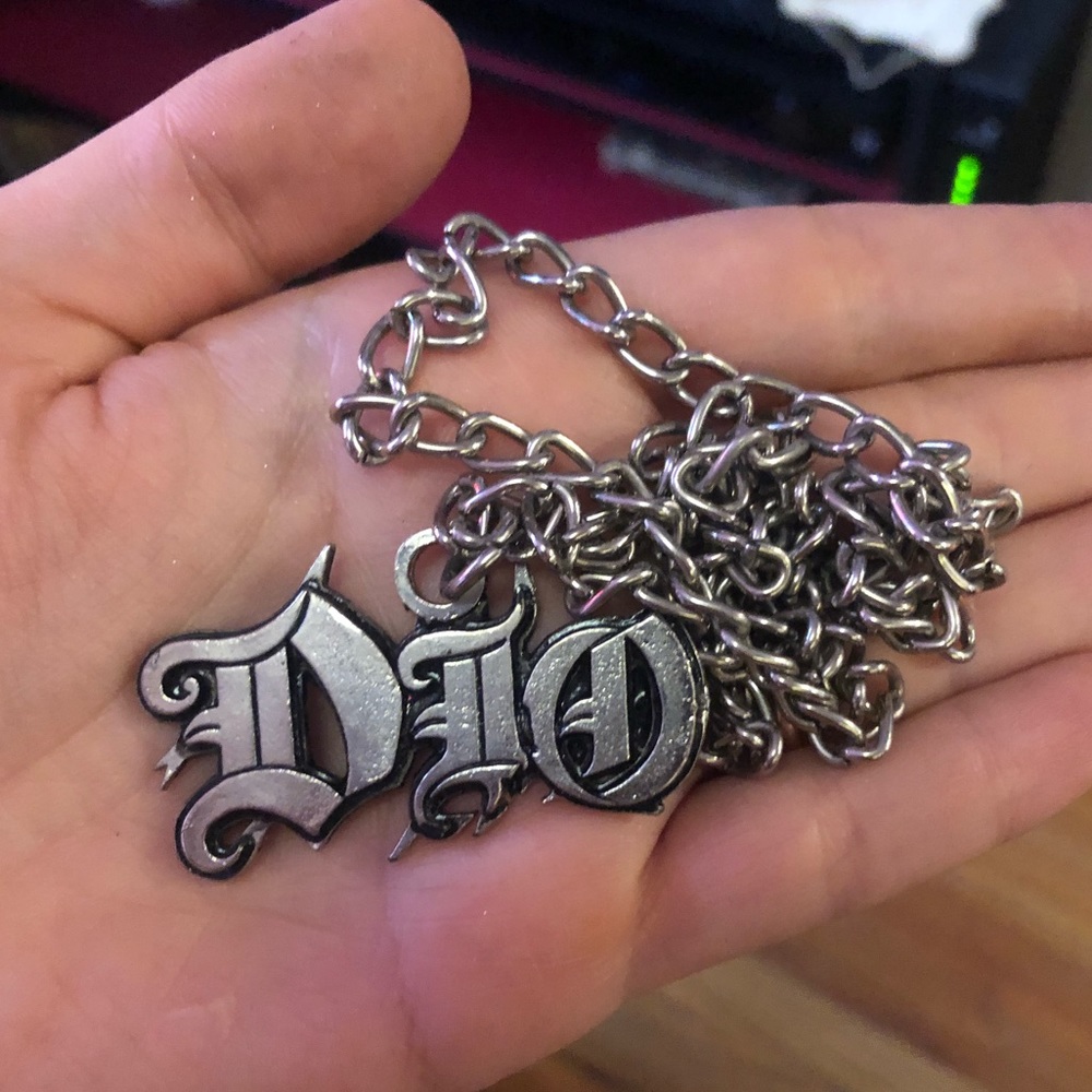 DIO pendant chain necklace